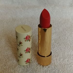 Gucci Rouge à Lèvres Voile Lipstick in Goldie Red